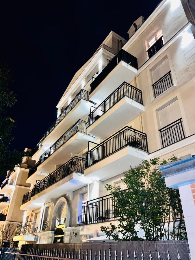 Les Residences De Djibril Le Blanc-Mesnil Exterior photo